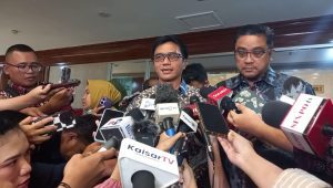 Dirjen Pendidikan Tinggi dan Ristek Abdul Haris bersama Wakil Ketua DPR Komisi X Dede Yusuf di Gedung DPR RI, Senayan, Jakarta Pusat, Selasa, 21/5/2024 | M. Hafid/Forum Keadilan