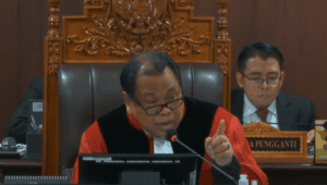 Hakim Mahkamah Konstitusi (MK) Arief Hidayat dalam sidang sengketa Pileg 2024 di Gedung MK, Jakarta Pusat, Rabu, 8/5/2024 | YouTube Mahkamah Konstitusi