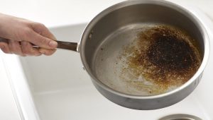 Ilustrasi kerak di wajan