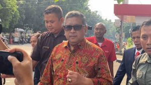 Sekretaris Jenderal (Sekjen) DPP PDI Perjuangan (PDIP) Hasto Kristiyanto saat meninggalkan gedung Merah Putih KPK RI, Jakarta Selatan, Senin, 10/6/2024 | Ari Kurniansyah/Forum Keadilan