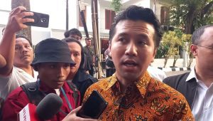 Mantan Wakil Gubernur Jawa Timur Emil Dardak usai menyambangi kediaman Ketua Umum Partai Gerindra, Prabowo Subianto, di Jalan Kartanegara nomor 4, Jakarta Selatan, Jumat, 7/6/2024 | M. Hafid/Forum Keadilan