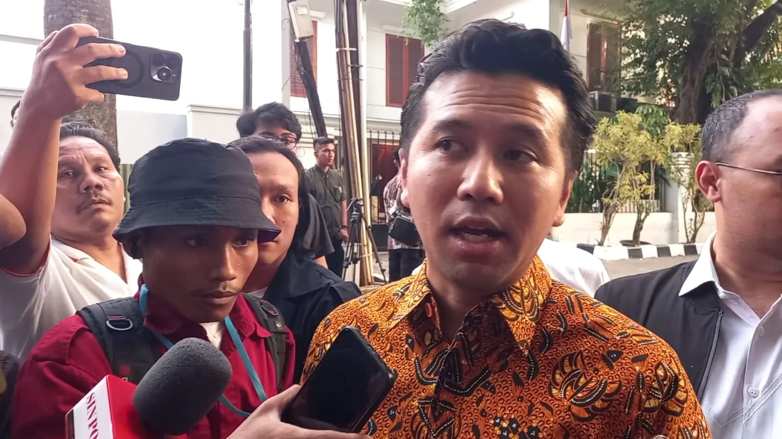 Ingin ‘Disingkirkan’, Emil Justru Ajak PDIP Dukung Dirinya dengan Khofifah di Pilkada Jatim