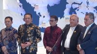 Ketua MPR Bambang Soesatyo bersama jajaran pengurus DPP NasDem saat konferensi pers di NasDem, Gondangdia, Menteng, Jakarta Pusat, Selasa, 4/6/2024 | M. Hafid/Forum Keadilan