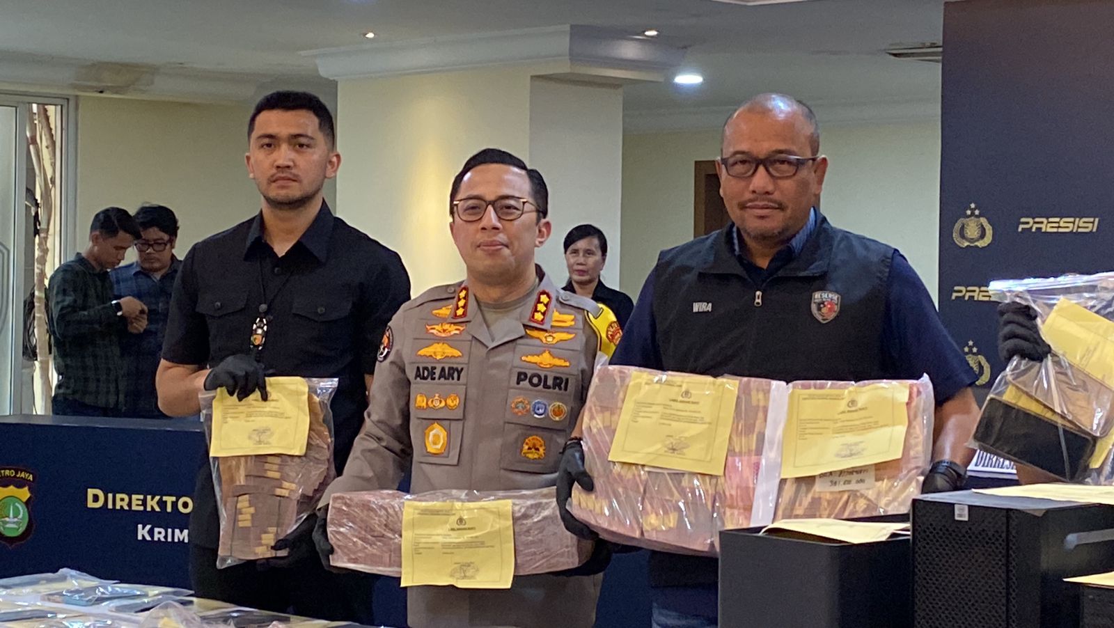 Polda Metro Tangkap 23 Pelaku Judi Online, Sita Uang Rp2 M hingga 2 Mobil