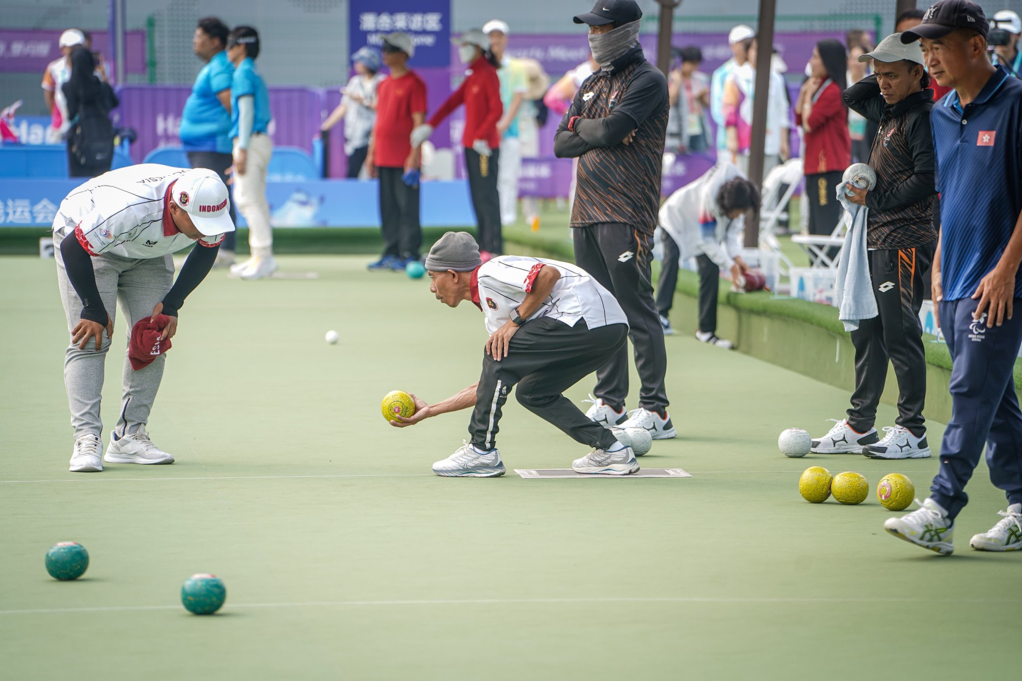 Lawn bowls