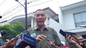 Jusuf Hamka usai menyambangi kediaman Mahfud MD di kawasan Patra Kuningan, Jakarta Selatan, Sabtu, 13/7/2024 | M. Hafid/Forum Keadilan