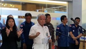 Kapuspenkum Kejaksaan Agung Harli Siregar mengumumkan tujuh tersangka baru kasus korupsi emas Antam di Lobby Gedung Kartika, Kejaksaan Agung, Kamis 18/7/2024. |Ari Kurniansyah/Forum Keadilan