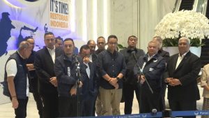 Sekjen NasDem, Hermawi Taslim (kanan), Anies Baswedan (tengah), dan Wakil Ketua Bappilu NasDem, Willy Aditya (kiri) saat konferensi pers di NasDem Tower, Gondangdia, Menteng, Jakarta Pusat, Senin, 22/7/2024 | ist