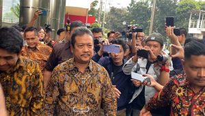 Menteri Kelautan dan Perikanan (KKP) Sakti Wahyu Trenggono usai jadi saksi kasus korupsi PT Telkom di Gedung Merah Putih KPK, Jakarta Selatan, Jumat, 26/7/2024 | Ari Kurniansyah/Forum Keadilan