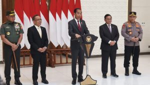 Presiden Joko Widodo (Jokowi) memberikan keterangan pers di Lanud Halim Perdanakusuma, Jakarta, Selasa, 16/7/2024. | Dok Humas Setkab/ Rahmat