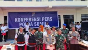 Konferensi pers pembakaran rumah jurnalis Sempurna Pasaribu di Polres Tanah Karo, Senin, 8/7/2024. I Ist