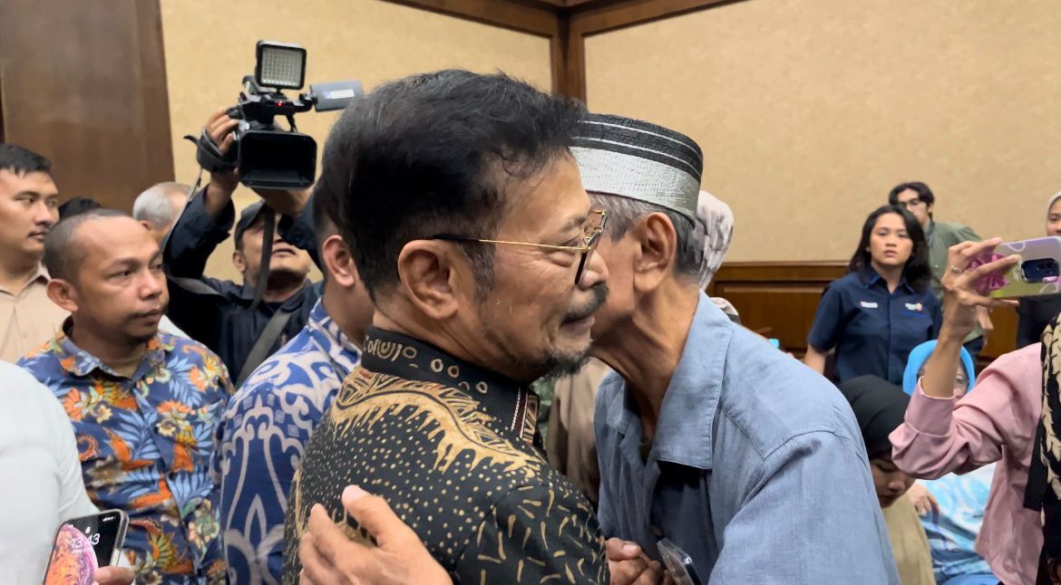 Sendu SYL Baca Nota Pembelaan: Ada Pembentukan Opini, Seolah Saya Manusia Rakus