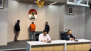 Kadis Pendidikan dan Kebudayaan Provinsi Maluku Utara Imran Jakub (IJ) ditahan KPK, Kamis, 4/7/2024. I Merinda Faradianti/Forum Keadilan