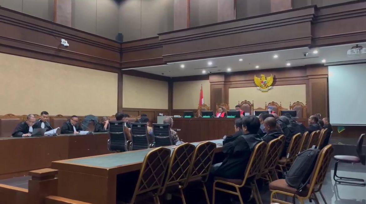 SYL Cs Hadapi Sidang Vonis Hari Ini