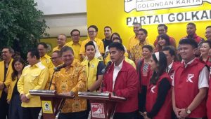 Ketua Umum DPP Golkar Airlangga Hartarto dan Ketua Umum PSI Kaesang Pangarep saat konferensi pers di Kantor DPP Golkar, Slipi, Jakarta Barat, Kamis, 11/7/2024 | M. Hafid/Forum Keadilan