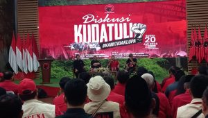 Ketua DPP PDIP Ribka Tjiptaning (baju merah) dalam diskusi peringatan ke 28 tahun Kudatuli di Kantor DPP PDIP, Jalan Diponegoro, Menteng, Jakarta Pusat, Sabtu, 20/7/2024 | M. Hafid/Forum Keadilan