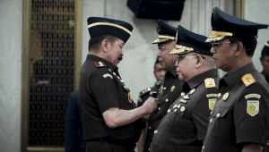 Jaksa Agung (JA) Sanitiar Burhanuddin, resmi melantik Feri Wibisono sebagai Wakil Jaksa Agung, Pelantikan ini digelar di Lantai 11, Gedung Utama Kejaksaan Agung, pada Kamis, 4/7/2024 | YouTube Kejaksaan RI