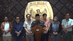 Plt Ketua Komisi Pemilihan Umum (KPU) RI Mochammad Afifuddin saat konferensi pers di kantor KPU RI, Menteng, Jakarta Pusat, Kamis, 4/7/2024 | YouTube KPU RI