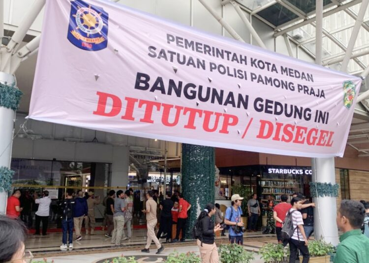 Mau Dirobohkan, Bobby Beri Tenggat Waktu Kosongkan Mal Centre Point Medan