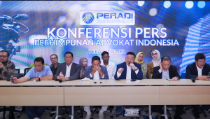 Konferensi Pers soal pengakuan Dede sebagai saksi kunci Vina Cirebon yang mengungkapkan skenario kesaksian palsu yang dirinya perbuat, di Peradi Tower, Jakarta, Senin, 22/7/2024 | YouTube DPN Peradi