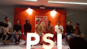 Ketua Umum PSI Kaesang Pangarep (tengah) saat konferensi pers di Kantor DPP PSI, Jalan Wahid Hasyim, Tanah Abang, Jakarta Pusat, Kamis, 25/7/2024 | M. Hafid/Forum Keadilan