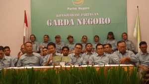 Jajaran Dewan Pimpinan Pusat (DPP) Partai Negoro saat konferensi pers di Hotel Cemara, Menteng, Jakarta Pusat, Jumat, 26/7/2024 | M. Hafid/Forum Keadilan