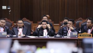 Sidang pembacaan pendahuluan Perkara Nomor 70/PUU-XXII/2024 menguji materi terhadap Pasal 7 Ayat 2 huruf e Undang-Undang (UU) Nomor 10 Tahun 2016 tentang Pemilihan Gubernur, Wali Kota dan Bupati terkait dengan batas usia minimal calon kepala daerah | dok. Forum Keadilan