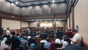 Majelis hakim pengadilan Tindak Pidana Korupsi (Tipikor) pada Pengadilan Negeri Jakarta Pusat menunda pembacaan vonis terhadap empat terdakwa dalam kasus dugaan korupsi pembangunan tol layang Jakarta-Cikampek (Japek) II atau Tol Mohammed bin Zayed (MBZ) | Syahrul Baihaqi/Forum Keadilan