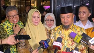 Bakal calon gubernur dan wakil gubernur (cagub-cawagub) Sulawesi Selatan (Sulsel) Andi Sudirman Sulaiman dan Fatmawati Rusdi sowan ke kediaman Ketua Umum Partai Golkar Airlangga Hartarto di komplek Widya Chandra, Jakarta Selatan, Rabu, 7/8/2024 malam | Ali Mansur/Forum Keadilan