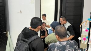 Pelaku penipuan sekaligus pencucian uang (TPPU) Candy Angelika Wijaya (26) ditangkap Tim Intelijen Kejaksaan Agung (Satgas SIRI) di kediamannya di Gang Murai, Jalan Petanu, Denpasar Selatan, Denpasar, Bali, Kamis, 8/8/2024 pukul 20.50 WITA | ist