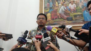 Anggota Komisioner KPU Idham Holik dalam uji publik 'Rancangan Peraturan Komisi Pemilihan Umum tentang Dana Kampanye Peserta Pemilihan Gubernur dan Wakil Gubernur, Bupati dan Wakil Bupati, serta Wakil Kota dan Wakil Wali Kota' yang digelar di Gedung KPU, Jakarta Pusat, Jumat, 2/8/2024 | Syahrul Baihaqi/Forum Keadilan