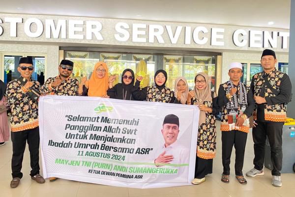 Cagub Sultra Andi Sumangerukka Berangkatkan Pemenang Hadiah Umrah ke Mekkah