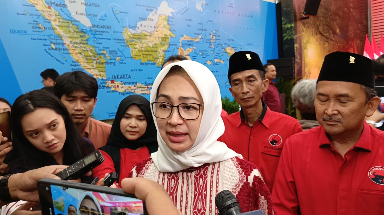 Diusung PDIP di Pilgub Banten 2024, Airin Keluar dari Golkar?