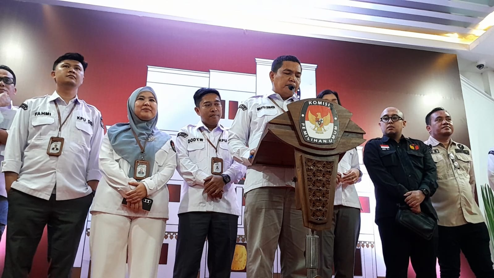 Aturan Debat Pilgub, Paslon Bisa Bawa Catatan tapi Tak Boleh Tanya Singkatan