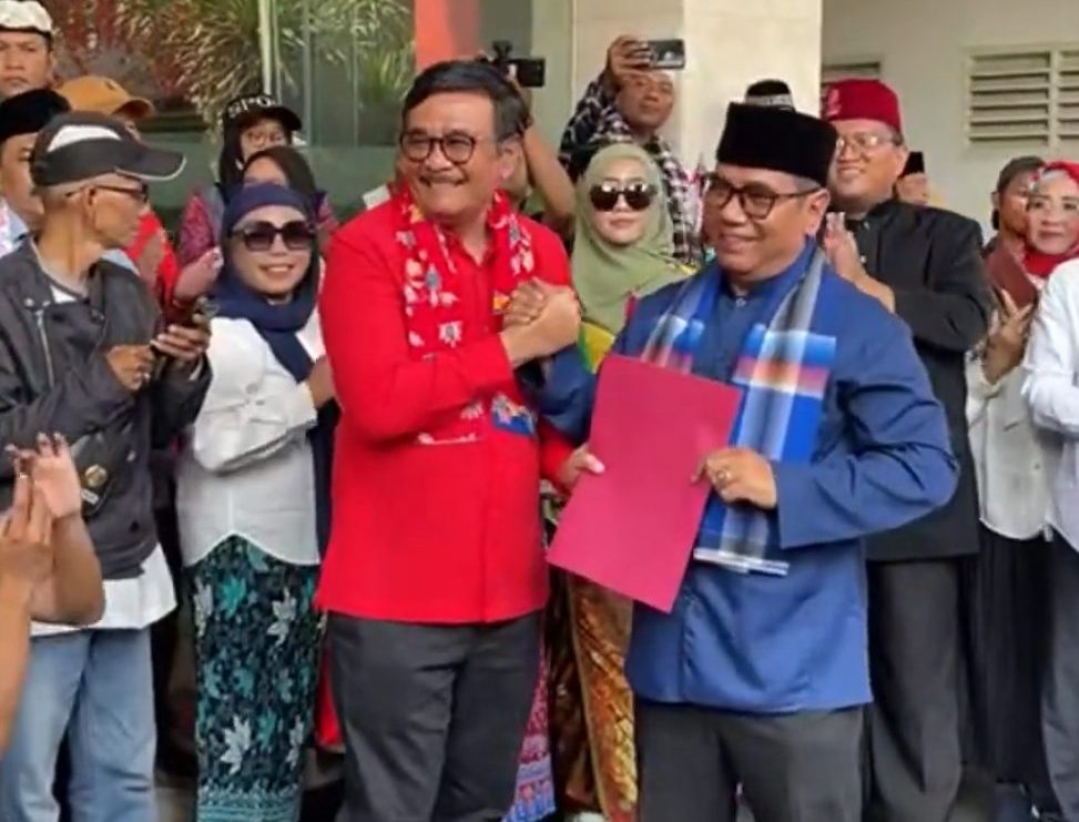 Poros Jakarta Geruduk DPP PDIP Minta Pinang Anies di Pilgub Jakarta