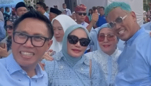 Eko Patrio (kiri) dan Uya Kuya (kanan) saat deklarasi pencalonan Egi-Syaiful di Pilkada Lampung Selatan 2024 | Instagram @amanatnasional
