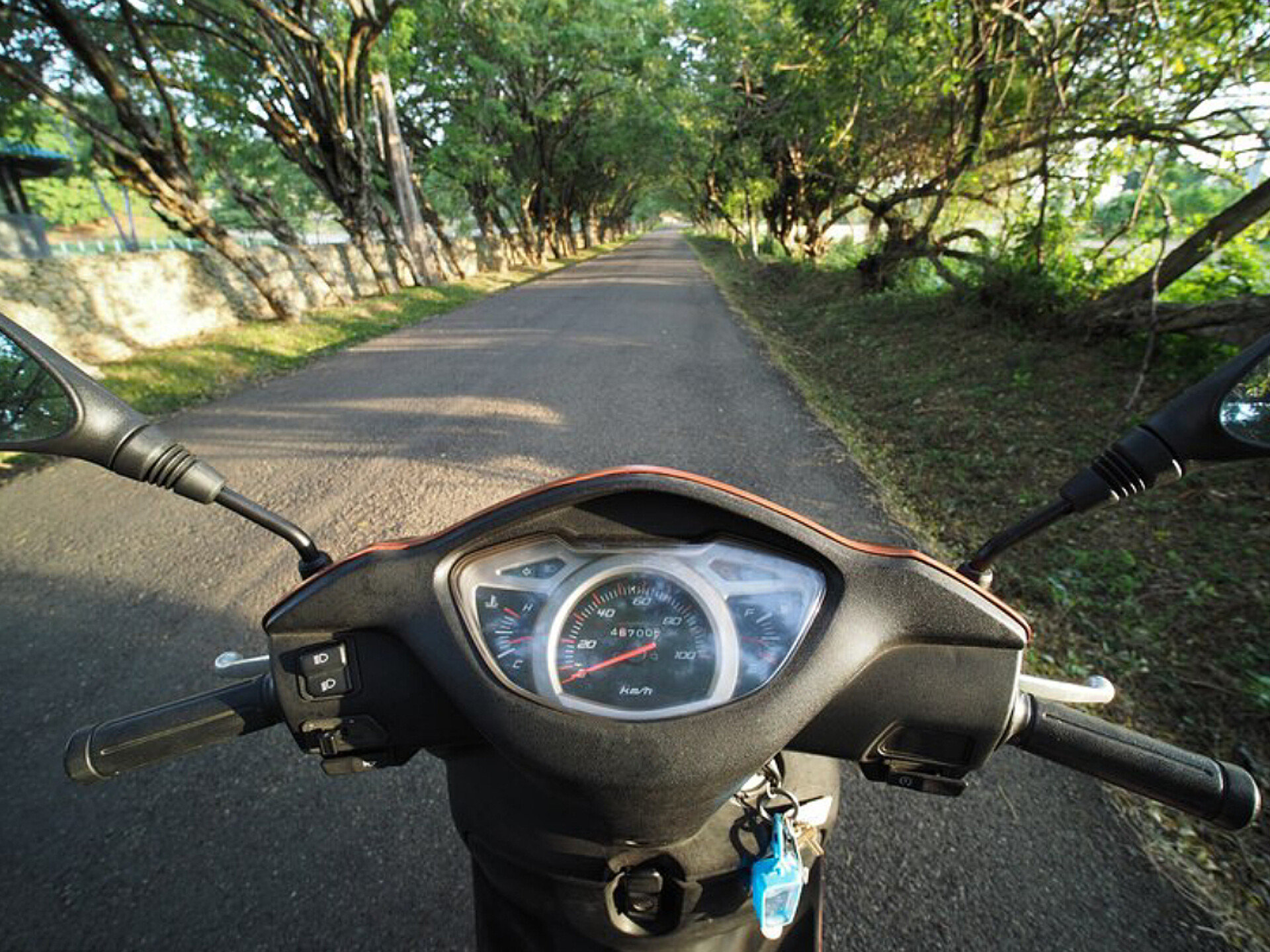 Tips Hilangkan Retak pada Kaca Speedometer Motor