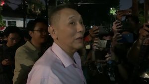 Pengusaha Mohammad Jusuf Hamka alias Babah Alun menyambangi kediaman Ketua Umum Partai Golkar Airlangga Hartarto di Kompleks Widya Chandra, Jakarta Selatan, Kamis 8/8/2024 malam | Ali Mansur/Forum Keadilan