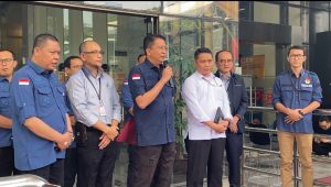 Dirdik Jampidsus Kejagung Kuntadi, (tengah) saat memberikan keterangan kepada media di kawasan gedung Merah Putih KPK RI, Jakarta Selatan, Kamis, 15/8/2024 | Ari Kurniansyah/Forum Keadilan