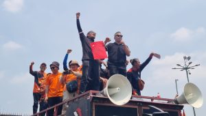 Sejumlah Komika Indonesia turut mengikuti aksi menolak Rancangan Undang-Undang (RUU) Pilkada di depan Gedung DPR/MPR RI, Senayan, Jakarta Pusat, Kamis, 22/8/2024 | Novia Suhari/Forum Keadilan