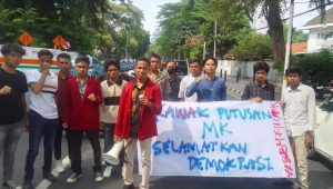 Demonstrasi di Yayasan Lembaga Bantuan Hukum Indonesia (YLBHI), Jalan Diponegoro, Menteng, Jakarta Pusat, Kamis, 22/8/2024 | Reynaldi Adi Surya/Forum Keadilan
