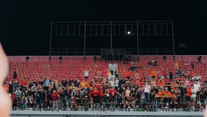 Momen The Jakmania mendukung Persija | Instagram @dikysoemarno