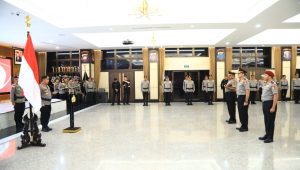 Kapolri Jenderal Pol Listyo Sigit Prabowo memimpin upacara korps raport kenaikan pangkat sejumlah perwira tinggi (pati) Polri di Rupatama Mabes Polri, Jakarta Selatan, Jumat, 23/8/2024 | dok. Humas Polri