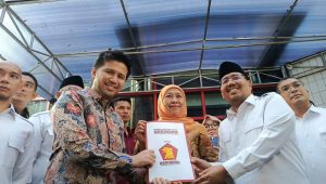 Bakal pasangan calon Gubernur dan Wakil Gubernur Jawa Timur Khofifah Indar Parawansa dan Emil Elestianto Dardak di DPP Partai Gerindra, Jakarta Selatan, Jumat, 23/8/2024 | Ali Mansur/Forum Keadilan