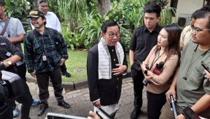 Bakal calon gubernur Jakarta, Pramono Anung menyapa awak media di kediamannya di Jalan Haji Ambas, Cipete, Jakarta Selatan, Rabu, 28/8/2024 | Ali Mansur/Forum Keadilan