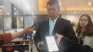 Willard Malau sampaikan keterangan usai saksi Adi diperiksa selama 9 jam di Bareskrim Polri, Jakarta Selatan, Kamis, 29/8/2024 | Reynaldi Adi Surya/Forum Keadilan