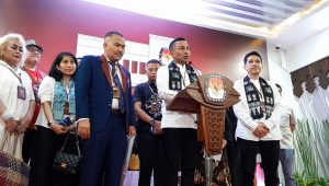 Pasangan independen bakal calon Gubernur dan Wakil Gubernur Jakarta Dharma Pongrekun-Kun Wardana resmi mendaftarkan diri ke Komisi Pemilihan Umum (KPU) DKI Jakarta untuk bertarung dalam Pilgub Jakarta 2024, Kamis, 29/8/2024 | Novia Suhari/Forum Keadilan