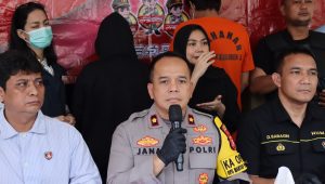 Kapolsek Kalideres Polres Metro Jakarta Barat Kompol Abdul Jana saat memberikan keterangan kepada media di Polsek Kalideres Jakarta Barat, Jumat, 30/8/2024 | Ari Kurniansyah/Forum Keadilan