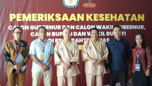 Bakal pasangan calon Gubernur dan Wakil Gubernur Sulawesi Tenggara (Sultra), Andi Sumangerukka (ASR) dan Hugua, menjalani pemeriksaan kesehatan untuk Pilkada Sultra 2024 di Rumah Sakit Umum Daerah (RSUD) Bahteramas, Kota Kendari, Sultra, Kamis, 29/8/2024 | ist