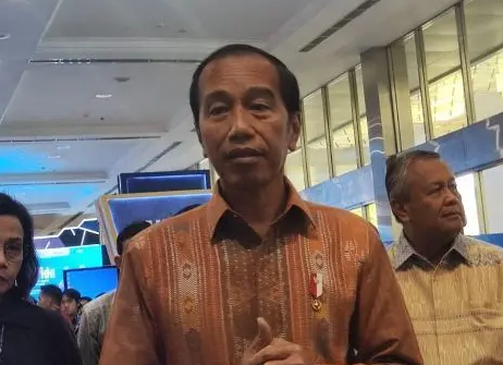 Jokowi Jawab soal Isu Reshuffle Kabinet: Kata Siapa?